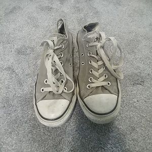 Bundle of two pairs of old converse